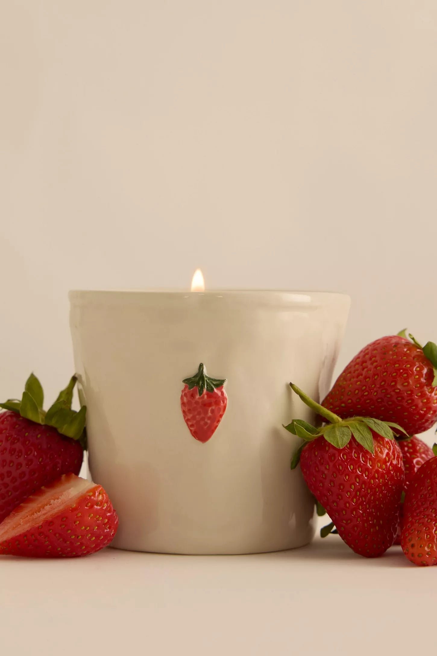 Paddywax Bistro Ceramic Strawberry Candle - Image 2